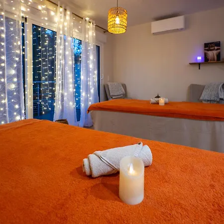 Privee Sereniss Avec Salle De Bain, Privatif En Option *